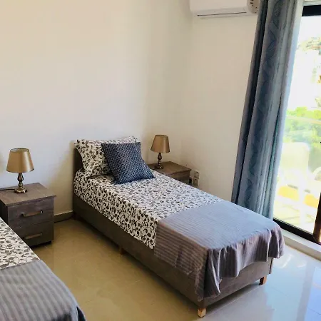 Onyx Court 3 - 4 Bedroom *